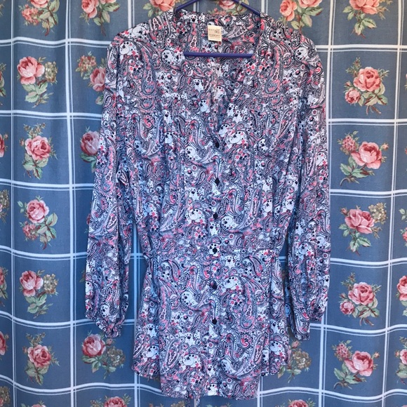 Terra & Sky Tops - Terra Sky paisley v neck 1X (16W-18W) top button